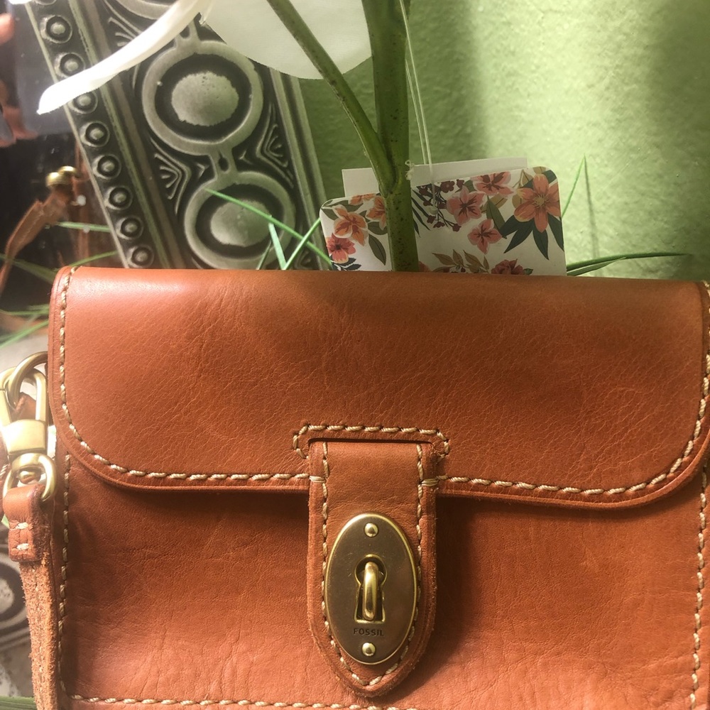 Vintage Fossil wristlet - Picture 4 of 9